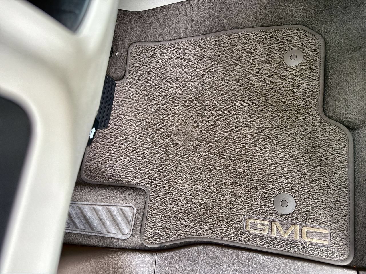 Used 2022 Hunter Metallic GMC Denali image 30