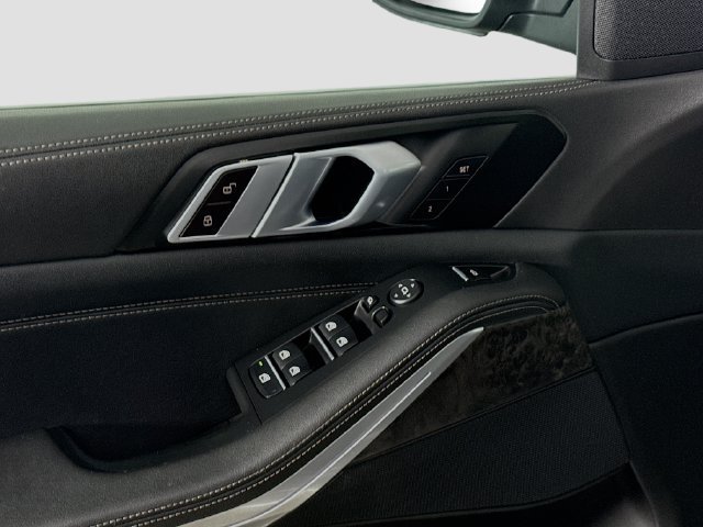 Used 2024 Skyscraper Grey Metallic BMW sDrive40i image 20