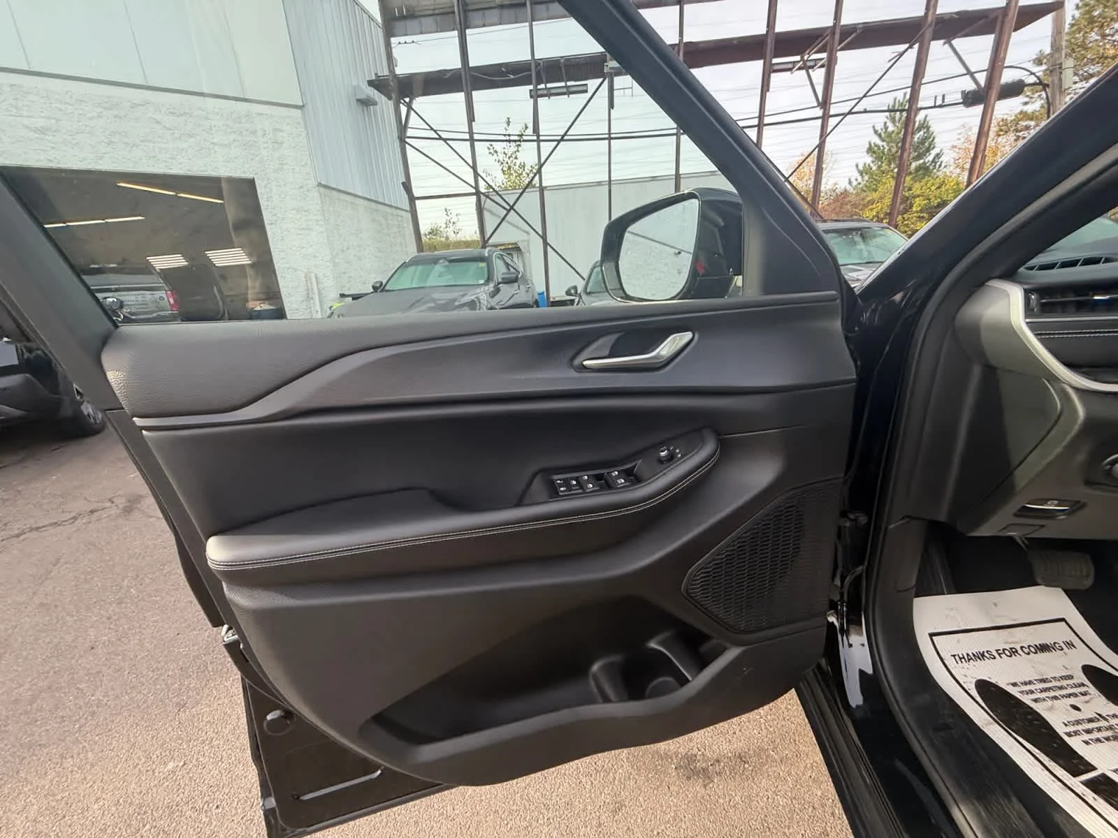 Used 2023 Diamond Black Crystal Pearlcoat Jeep Altitude image 12