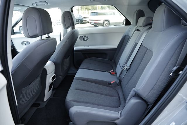 Used 2023 Cyber Gray Hyundai SE image 24