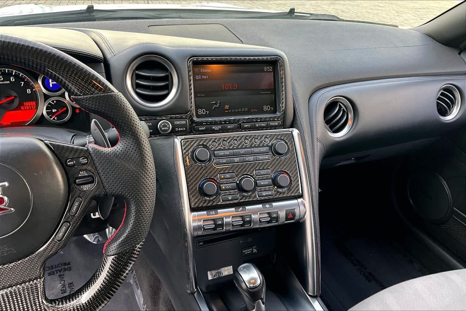 Used 2010 Pearl White Nissan Premium image 6