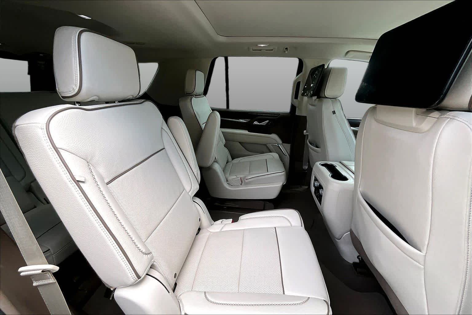 Used 2023 White Frost Tricoat GMC Denali image 20