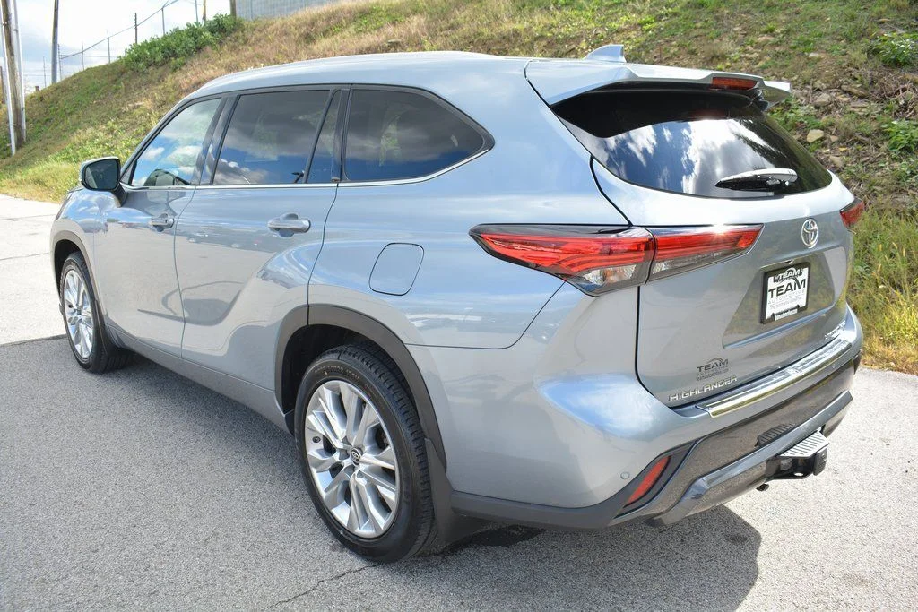 2023 Toyota Highlander Limited - Photo 7