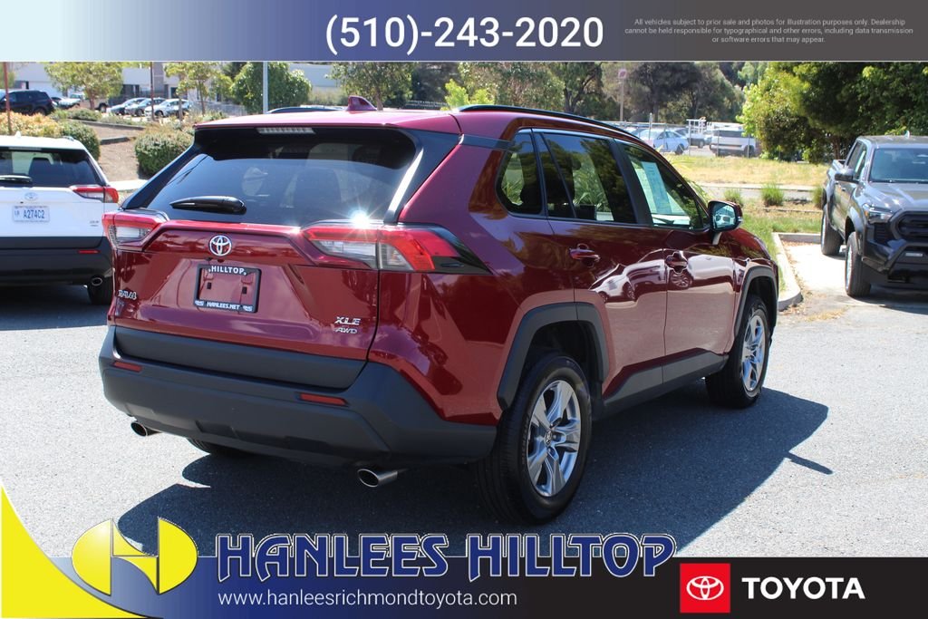 2025 Toyota RAV4 XLE - Photo 7
