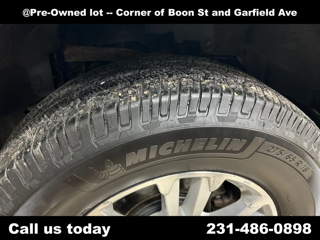 Used 2015 Silver Ford Lariat image 12