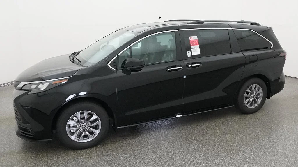 New 2026 Midnight Black Metallic Toyota XLE image 5
