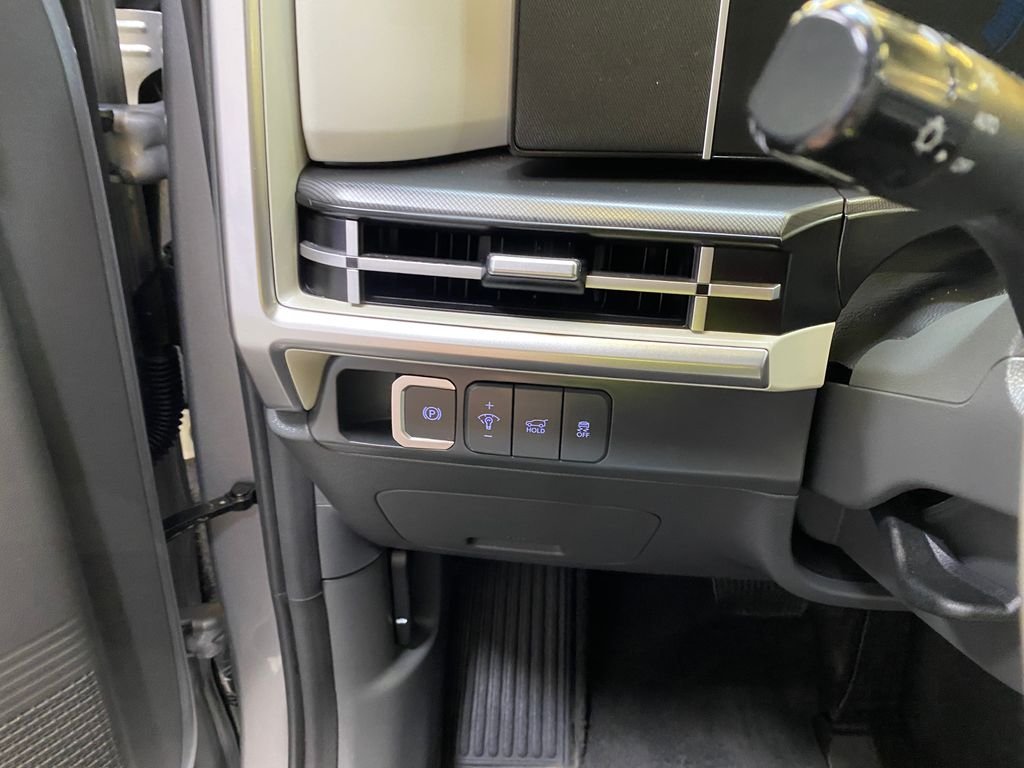 Used 2026 Silver Hyundai SEL image 36