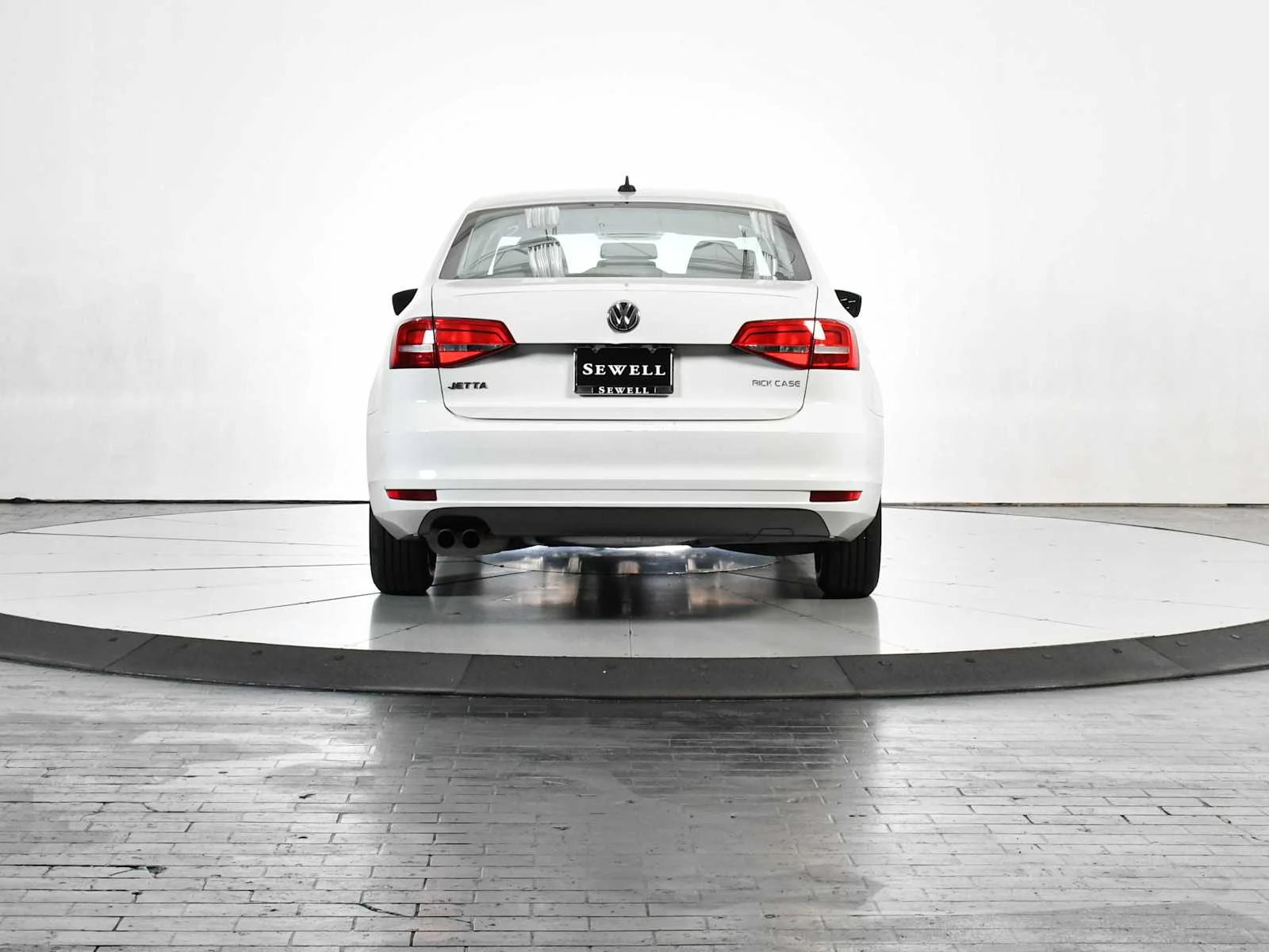 Used 2015 Pure White Volkswagen 2.0L S image 4