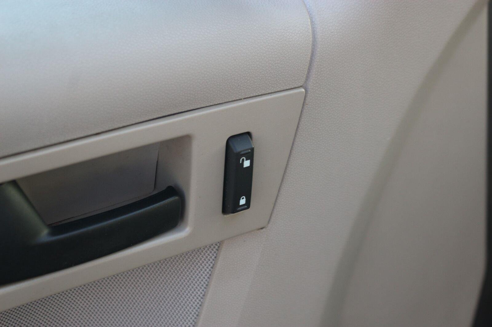 Used 2012 Blue Ford XLT image 12