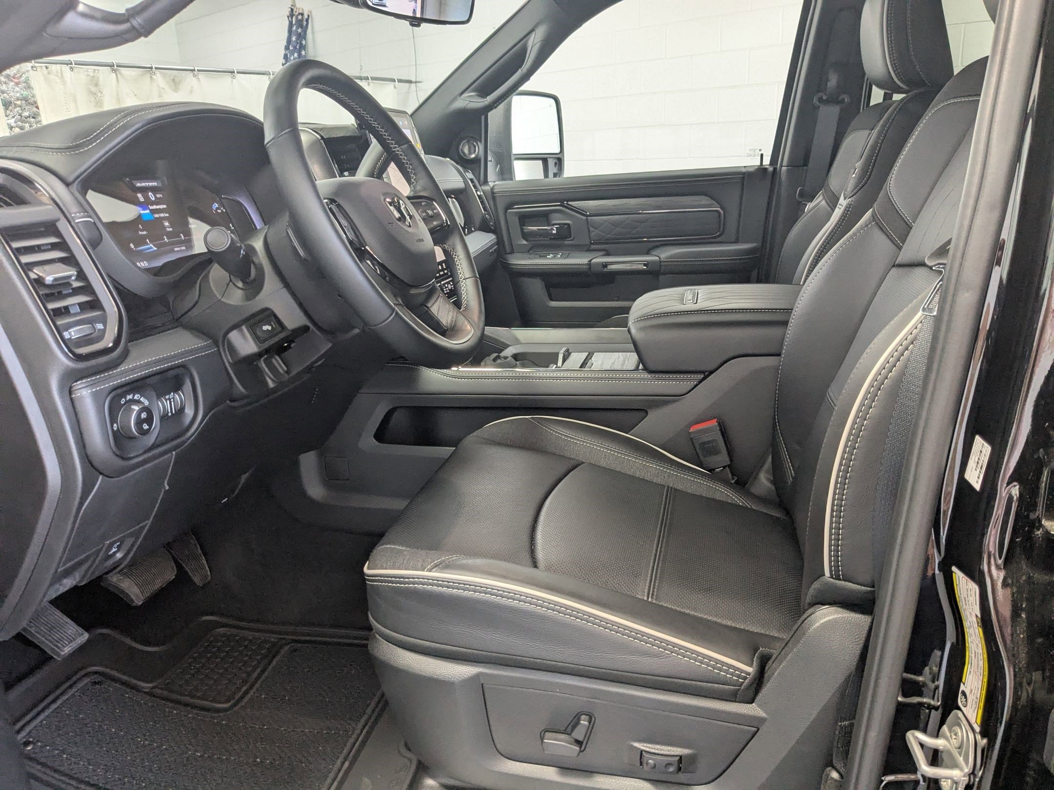 2025 RAM 2500 Limited - Photo 16