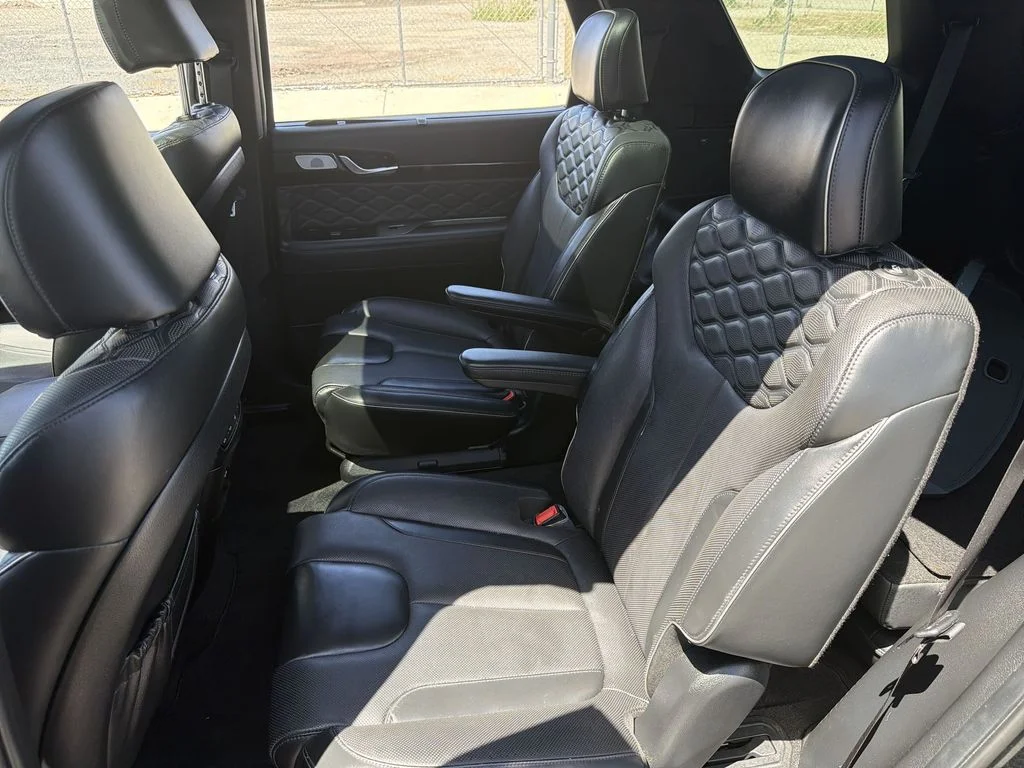 Used 2022 Black Hyundai Calligraphy image 25