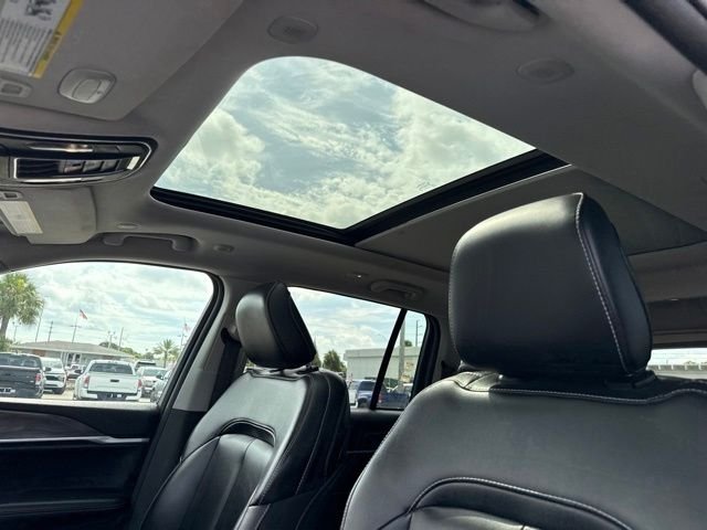 Used 2024 White Jeep 4xe image 3