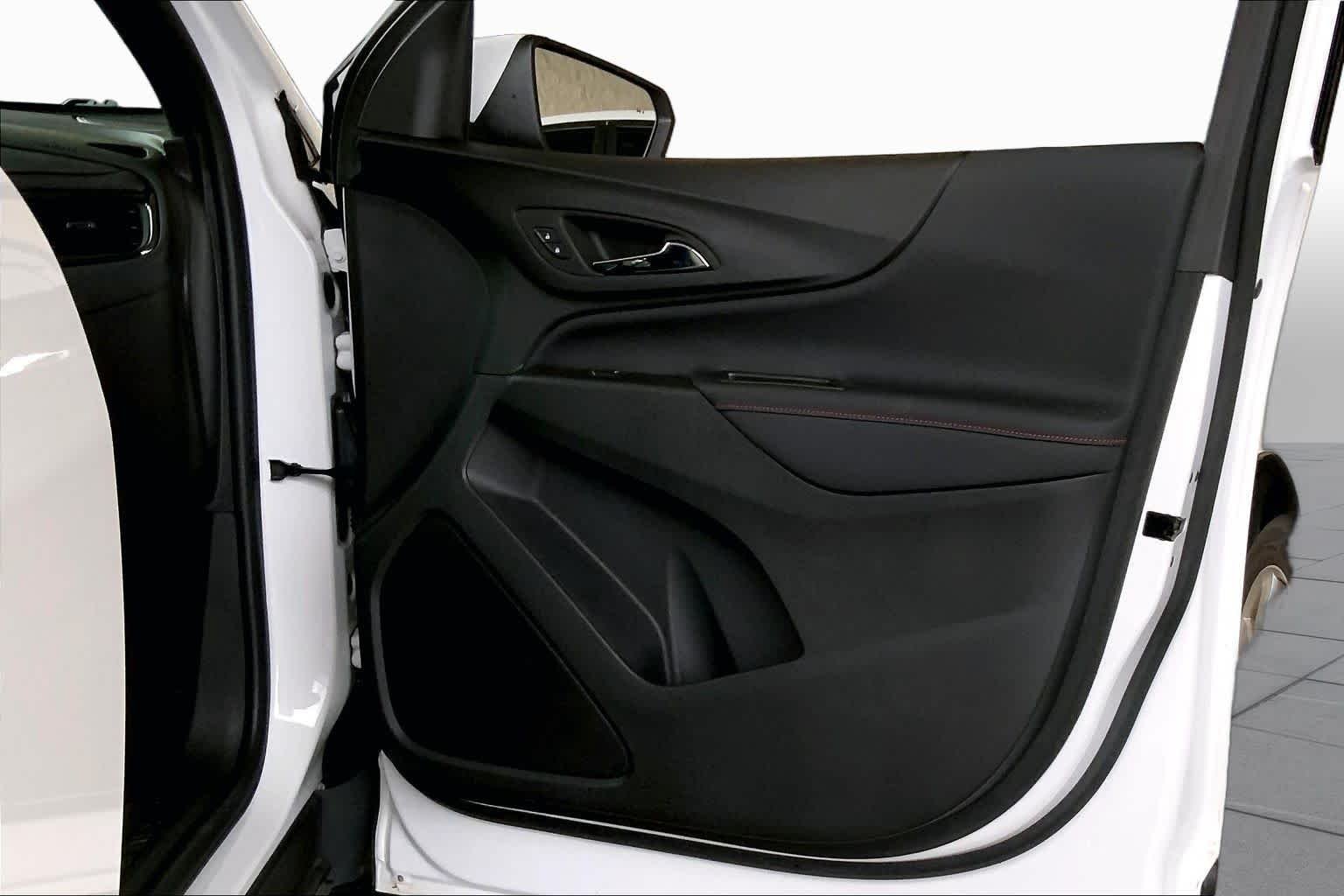 Used 2023 Summit White Chevrolet RS image 22