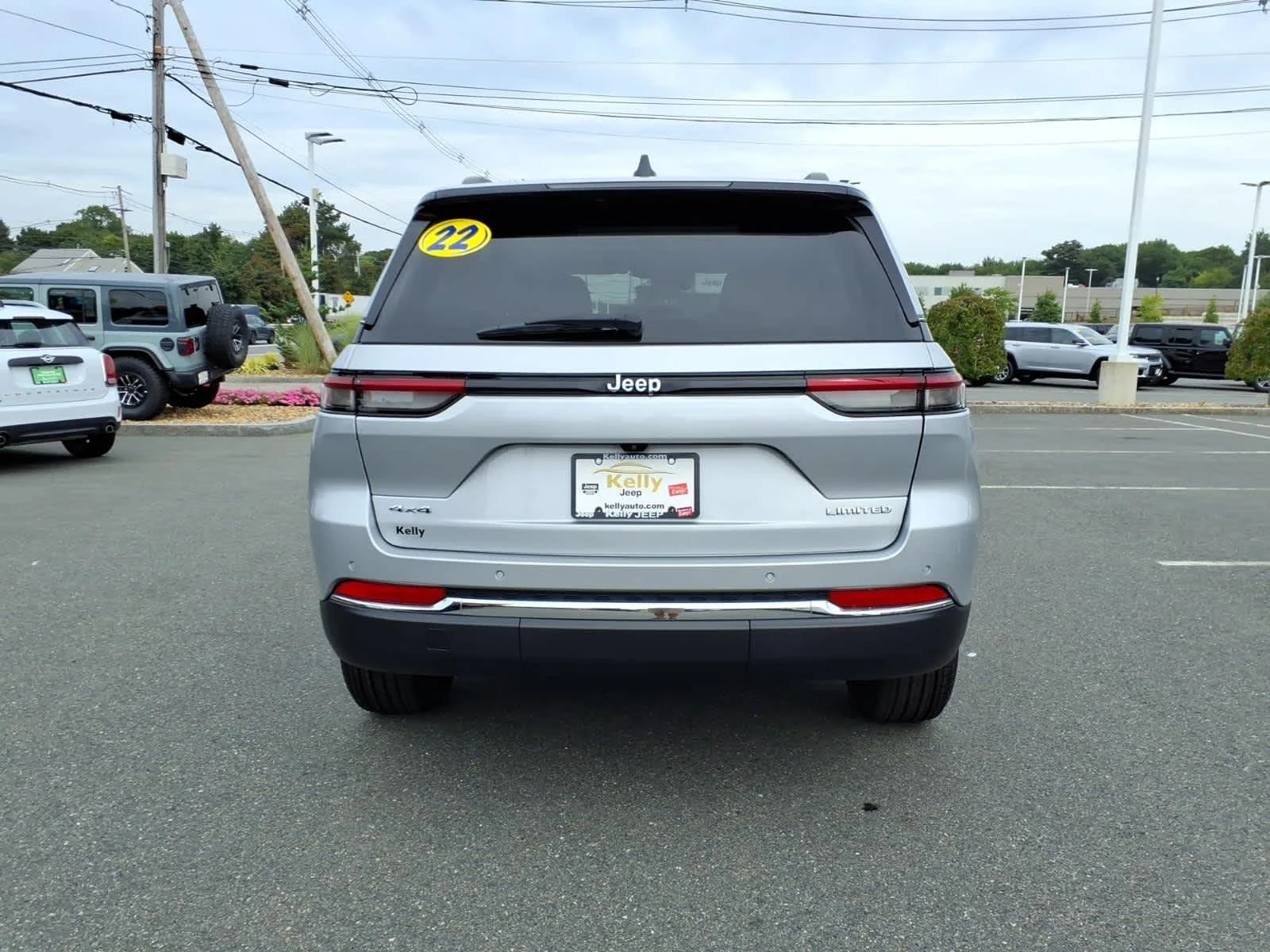 Used 2022 Silver Zynith Jeep Limited image 9