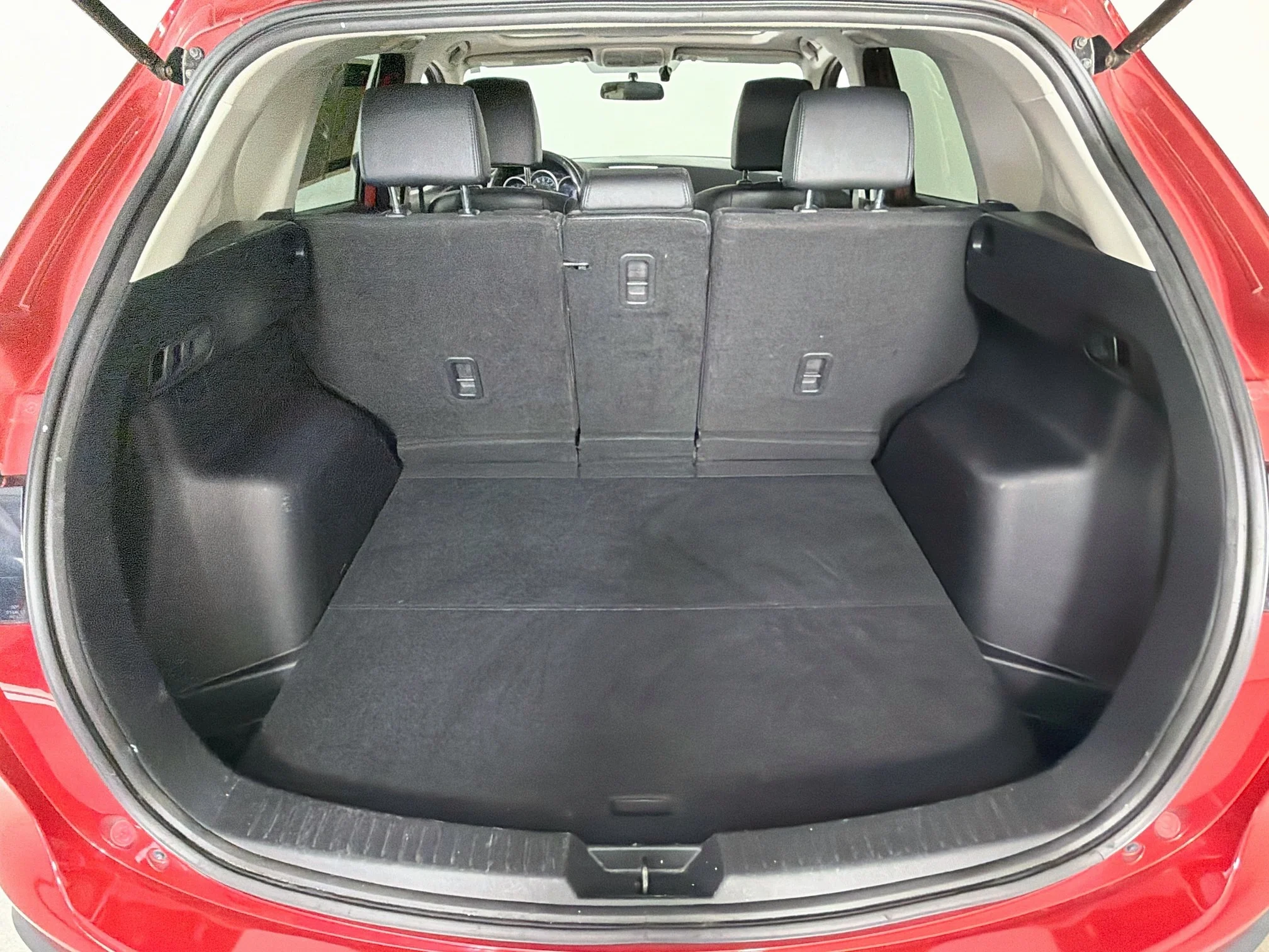Used 2016 Soul Red Metallic Mazda Grand Touring image 27