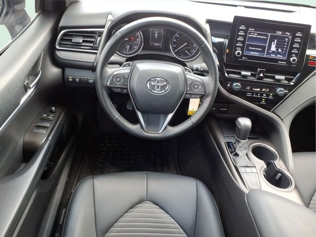 Used 2022 Silver Toyota SE image 18