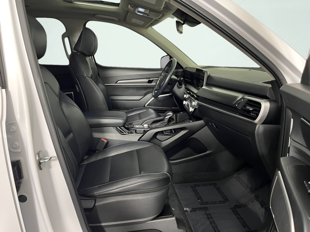 2024 Kia Telluride S - Photo 17