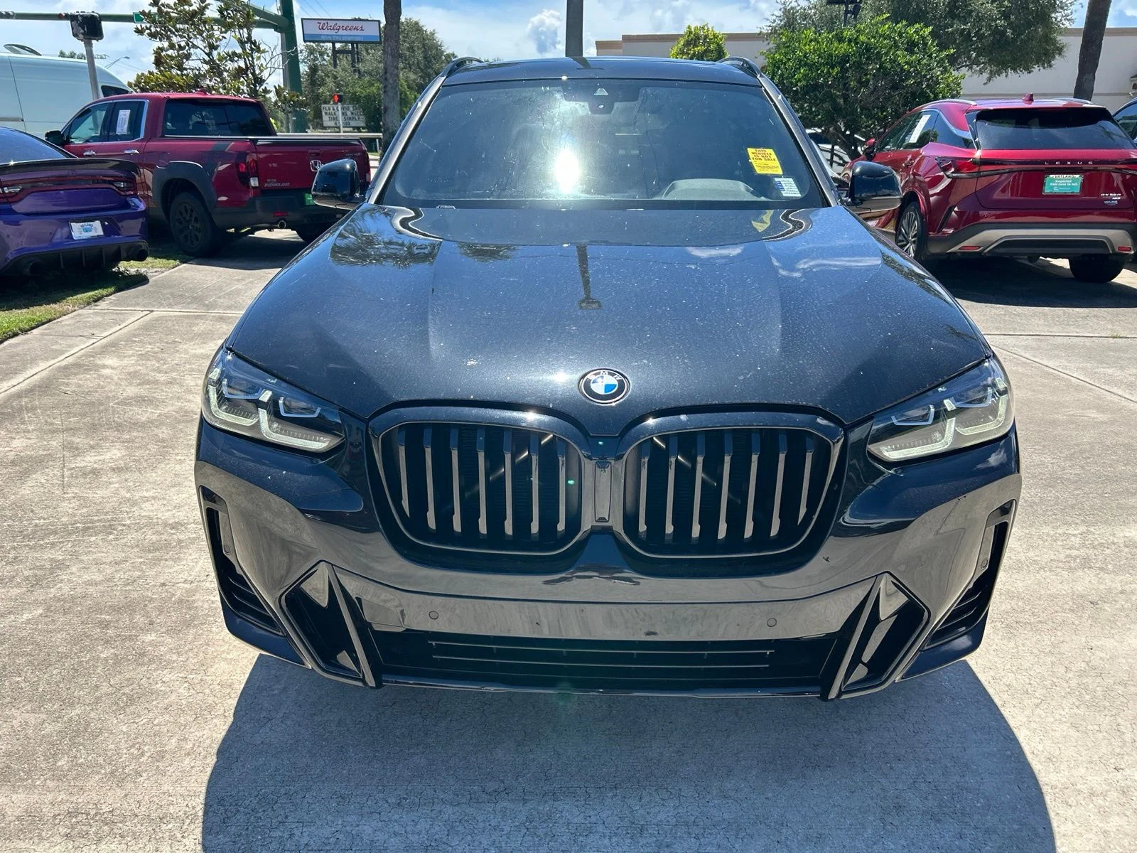 Used 2022 Black Sapphire Metallic BMW sDrive30i image 8