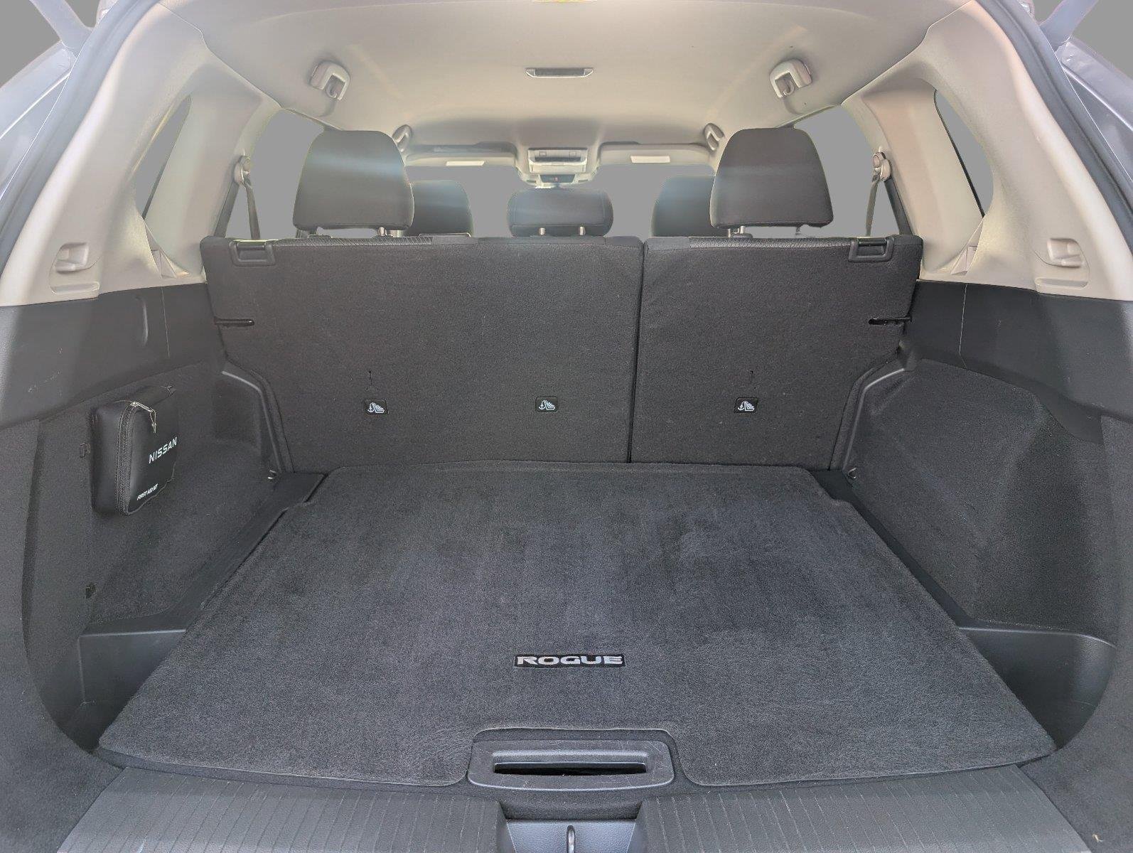 Used 2025 Gun Metallic Nissan SV image 5