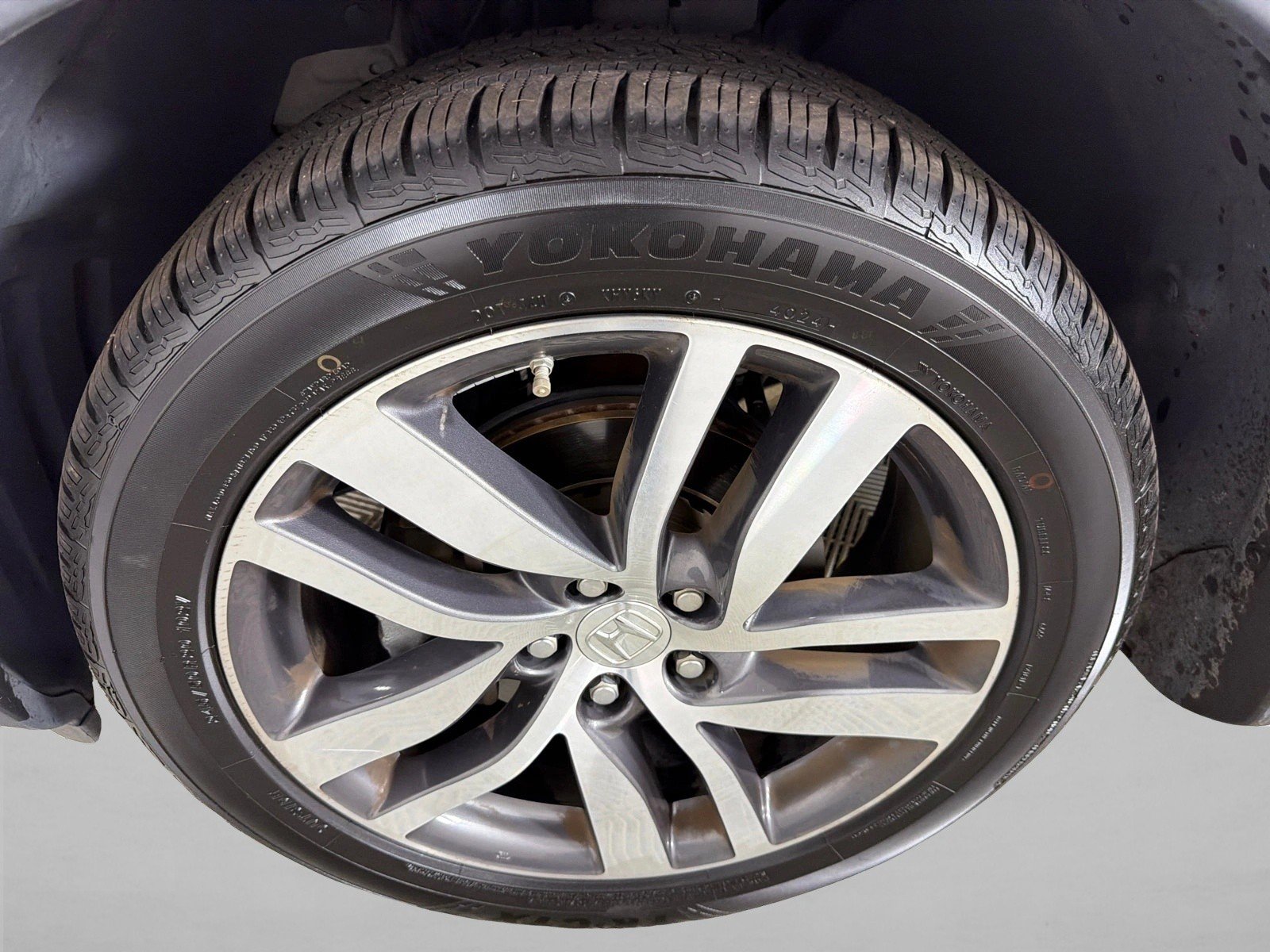 Used 2018 White Diamond Pearl Honda Touring image 13