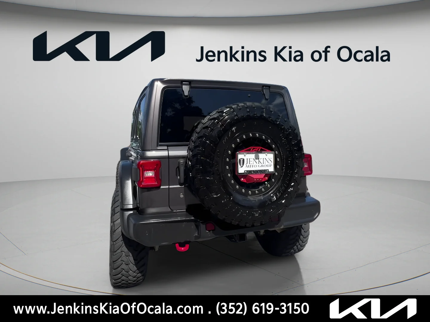 Used 2020 Granite Crystal Metallic Clearcoat Jeep Rubicon image 6