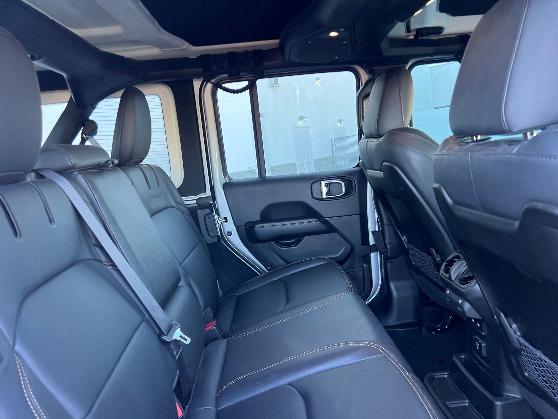 Used 2024 Silver Jeep Sahara 4xe image 22