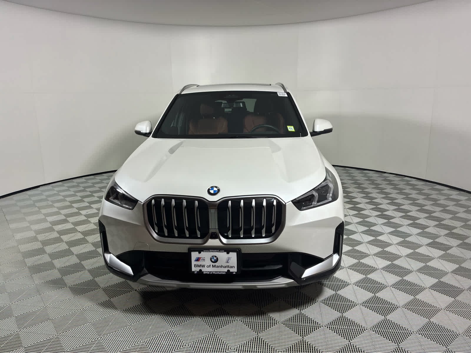 Used 2026 Mineral White Metallic BMW xDrive28i image 6