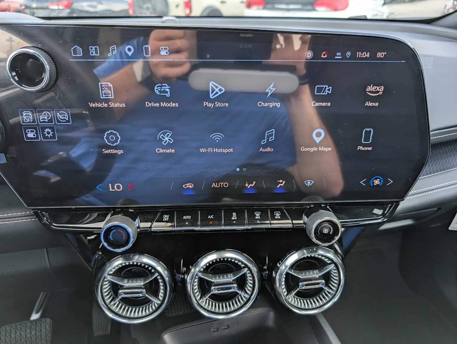 New 2025 Summit White Chevrolet AWD LT image 19