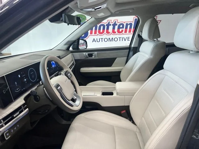 Used 2025 Gray Hyundai Calligraphy image 3