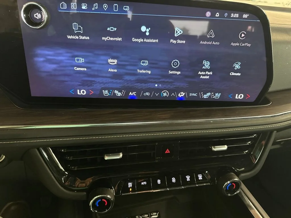 Used 2025 Black Chevrolet Premier image 22