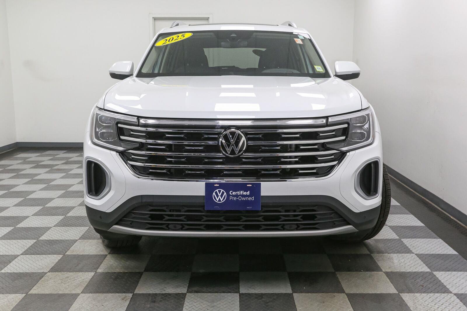 Used 2025 WH Volkswagen 2.0T SEL image 4
