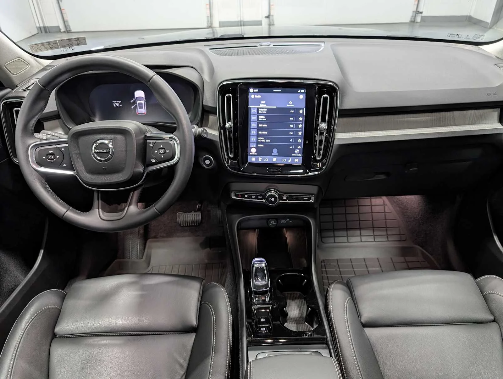 Used 2026 Onyx Black Volvo Plus image 5