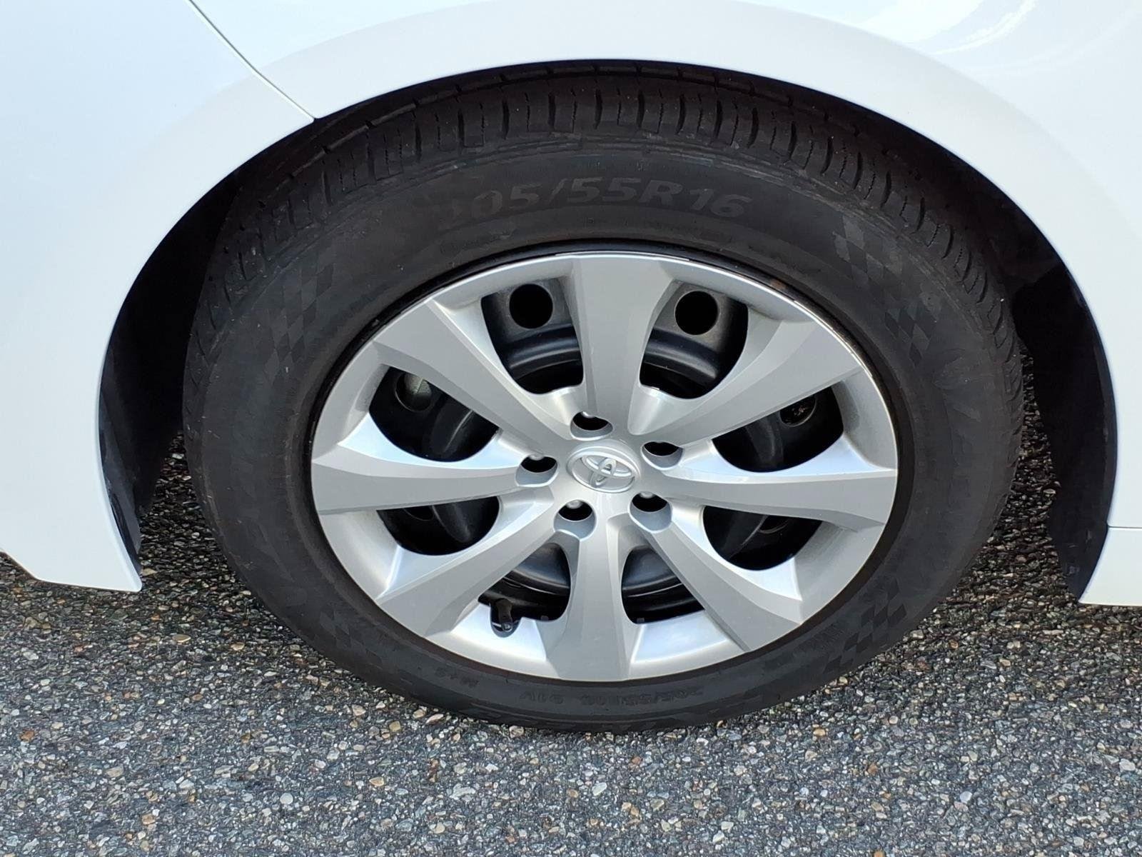 Used 2024  Toyota LE image 4