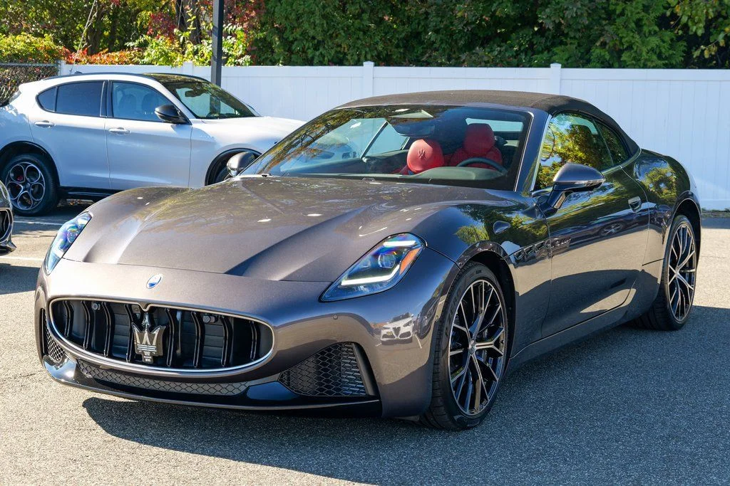 New 2026 Grigio Maratea Metallic Maserati Base image 3