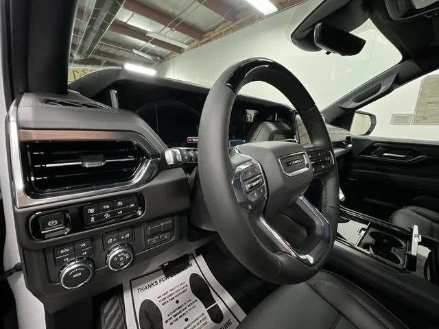 2026 GMC Yukon Denali - Photo 10