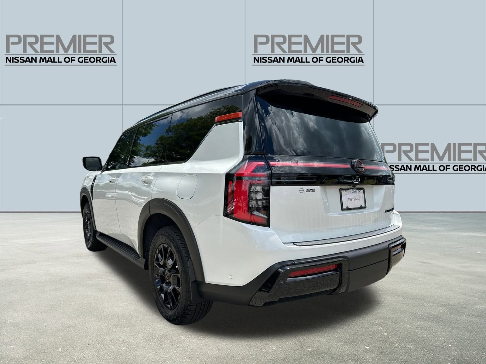 2025 Nissan Armada PRO-4X - Photo 7