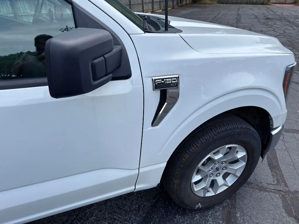 Used 2023 White Ford XLT image 3