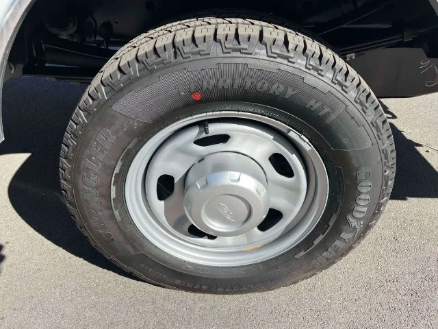 New 2027 Oxford White Ford F-350® XL image 15