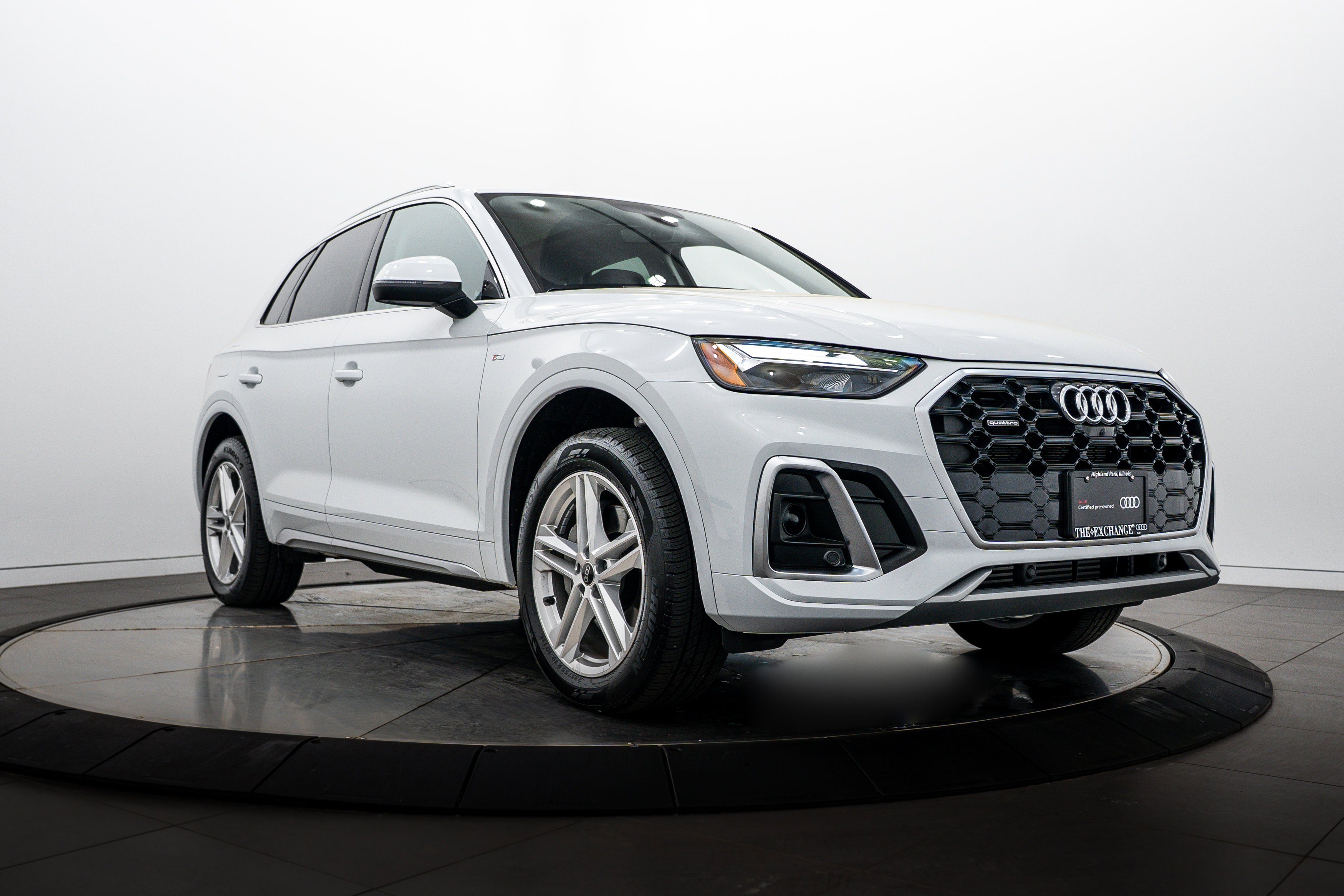 2024 Audi Q5 55 e Premium Plus's photo