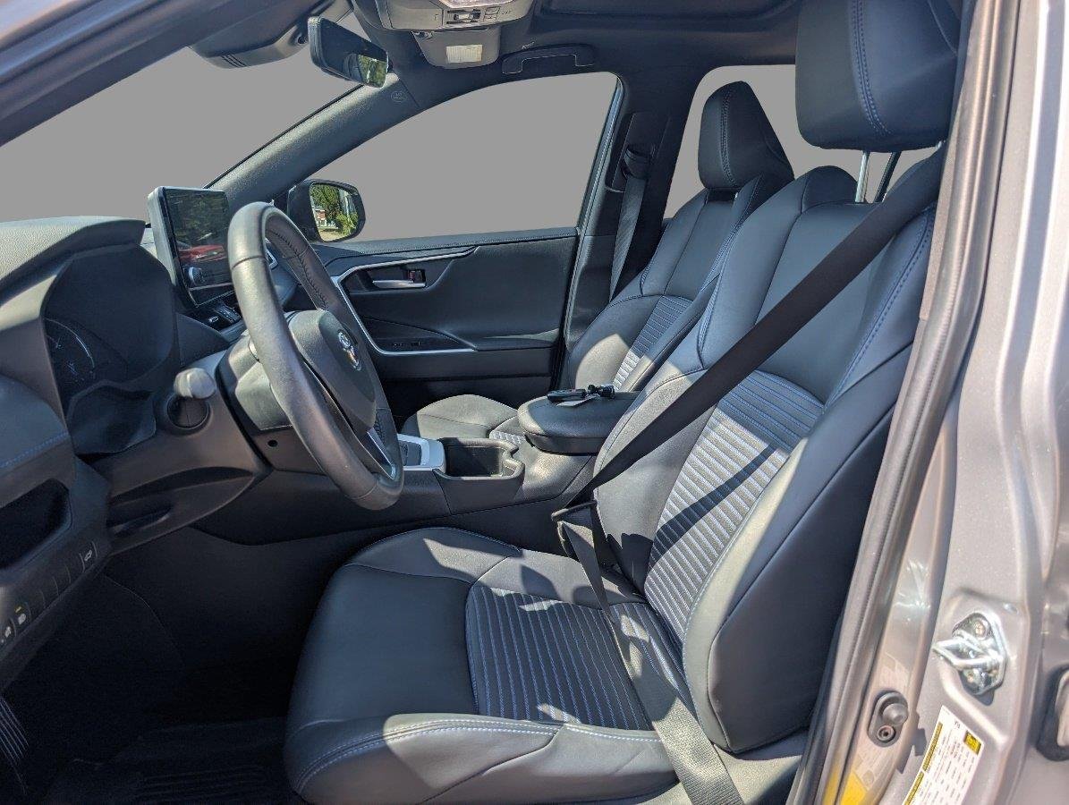 Used 2023 Silver Sky Metallic w/Midnight Black Metallic Roof Toyota XSE image 18