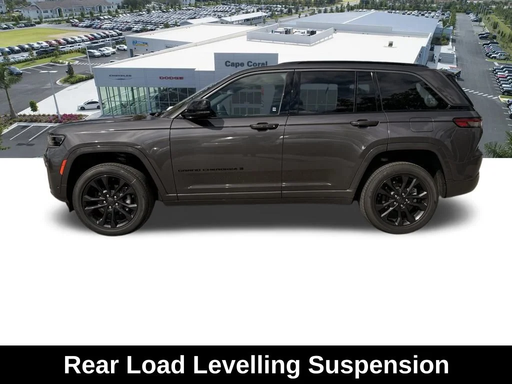 New 2026 Baltic Gray Metallic Clear-Coat Exterior Paint Jeep Limited Reserve image 8