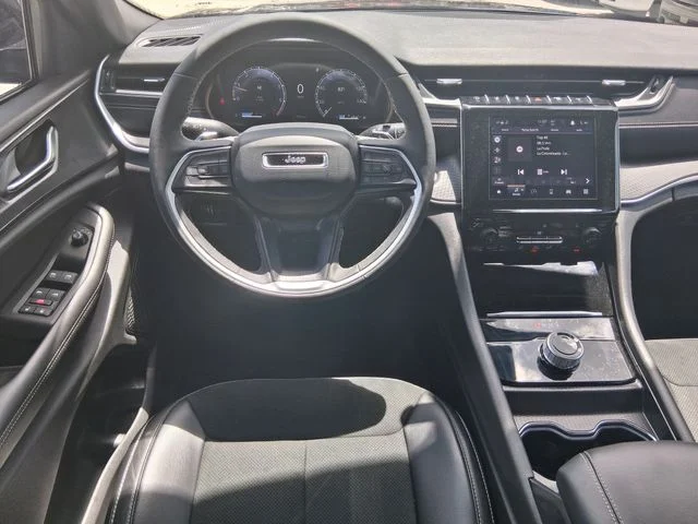 Used 2025 Gray Jeep Altitude X image 8