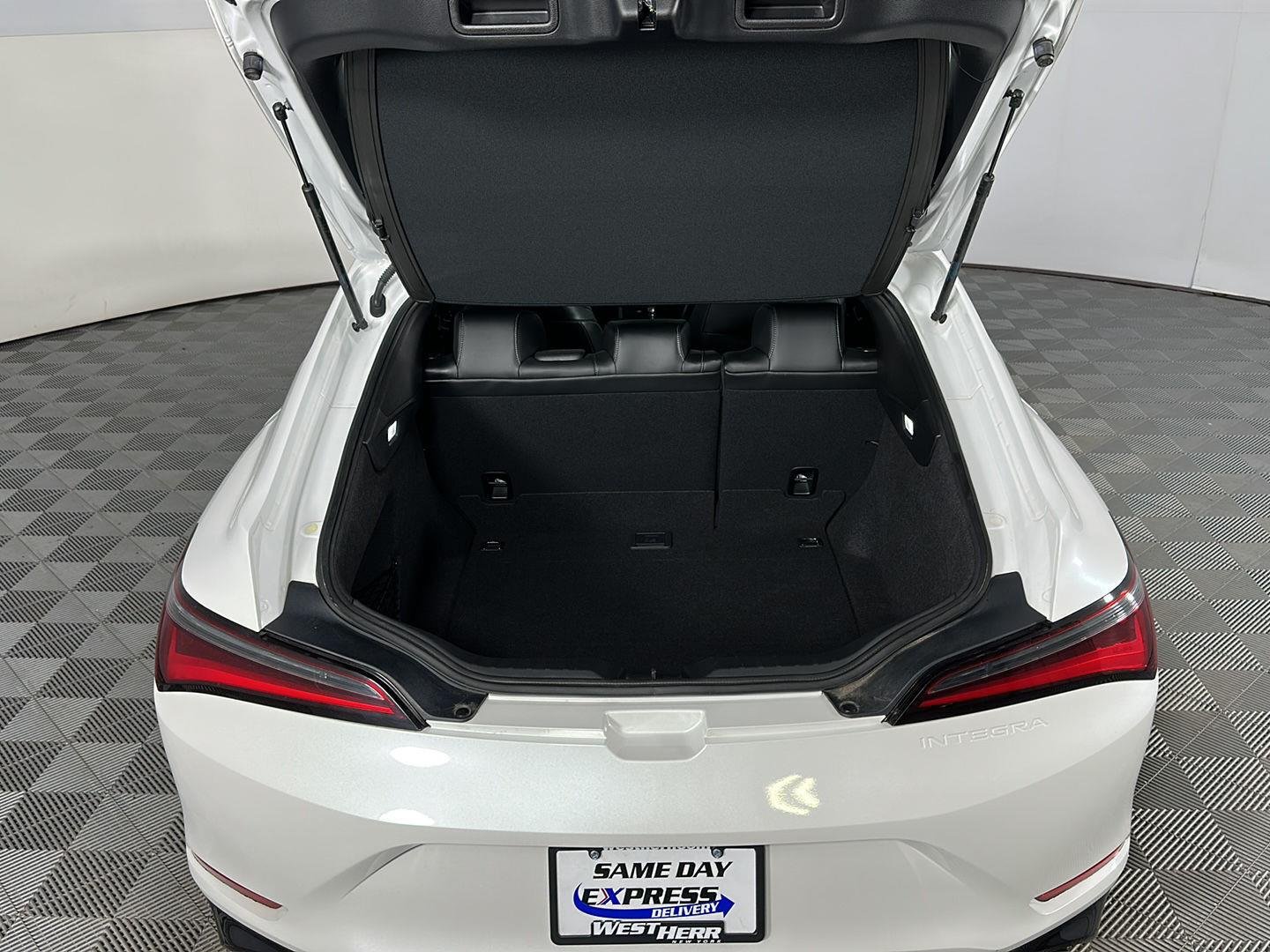 Used 2023 Platinum White Pearl Acura w/A-SPEC image 24