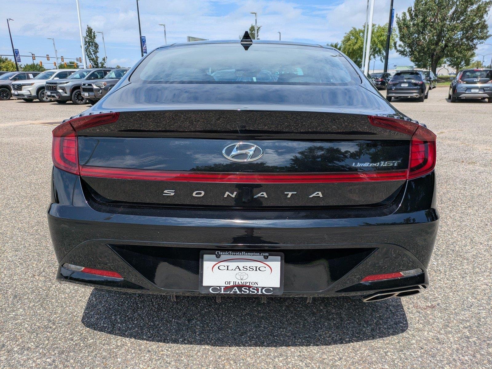 Used 2023 Onyx Black Hyundai Limited image 5