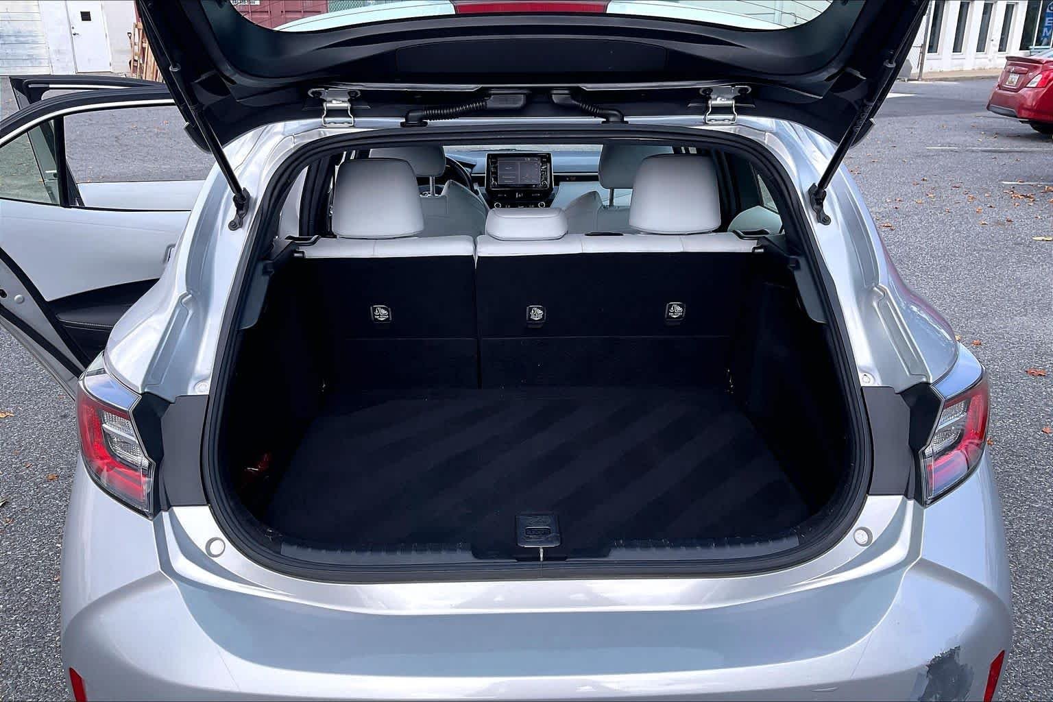 Used 2019 Classic Silver Metallic Toyota XSE image 32