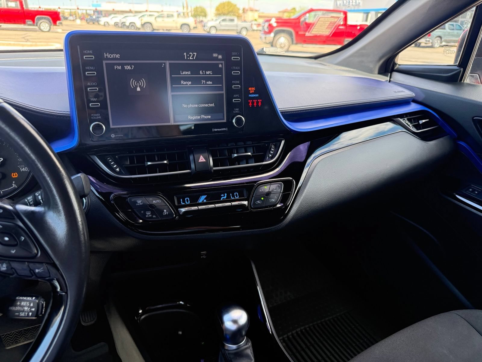 2022 Toyota C-HR XLE - Photo 21