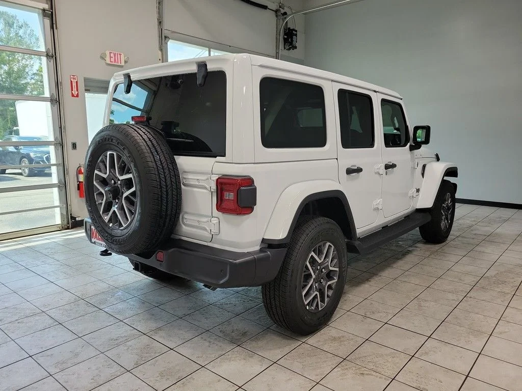 New 2025 Bright White Clear-Coat Exterior Paint Jeep Sahara image 7