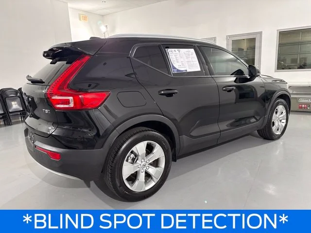 Used 2022  Volvo Momentum image 15