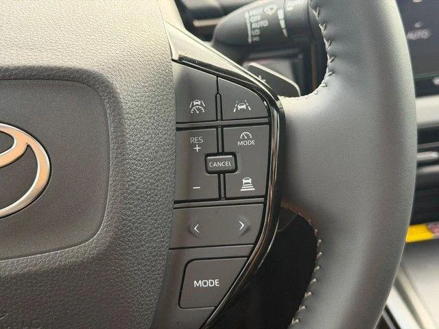 Certified Used 2026 WIND CHILL PEARL Toyota  image 17