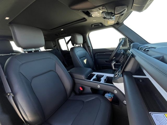 New 2026 Santorini Black Land Rover X-Dynamic SE image 16